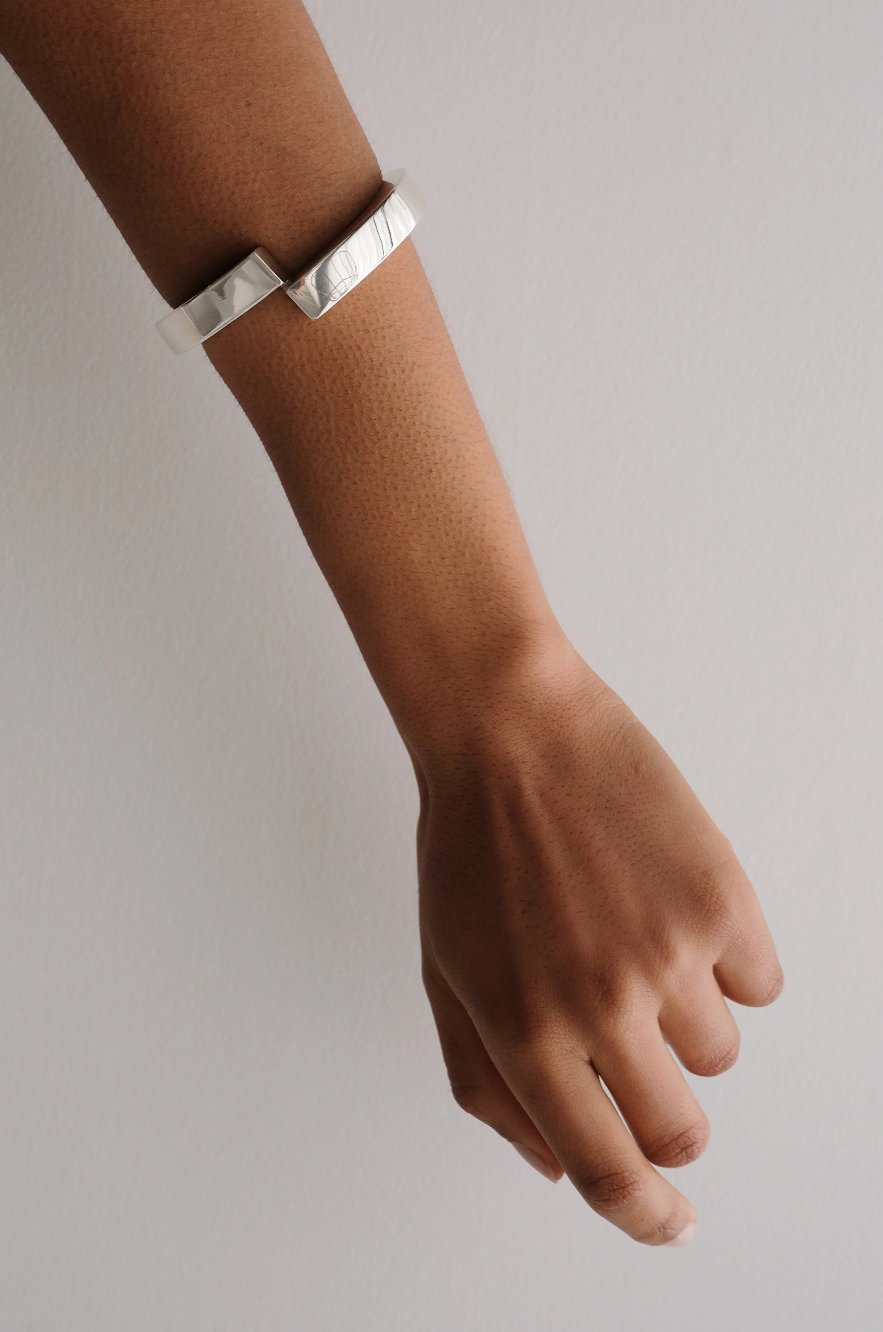 Assimetria Cuff - Image 4