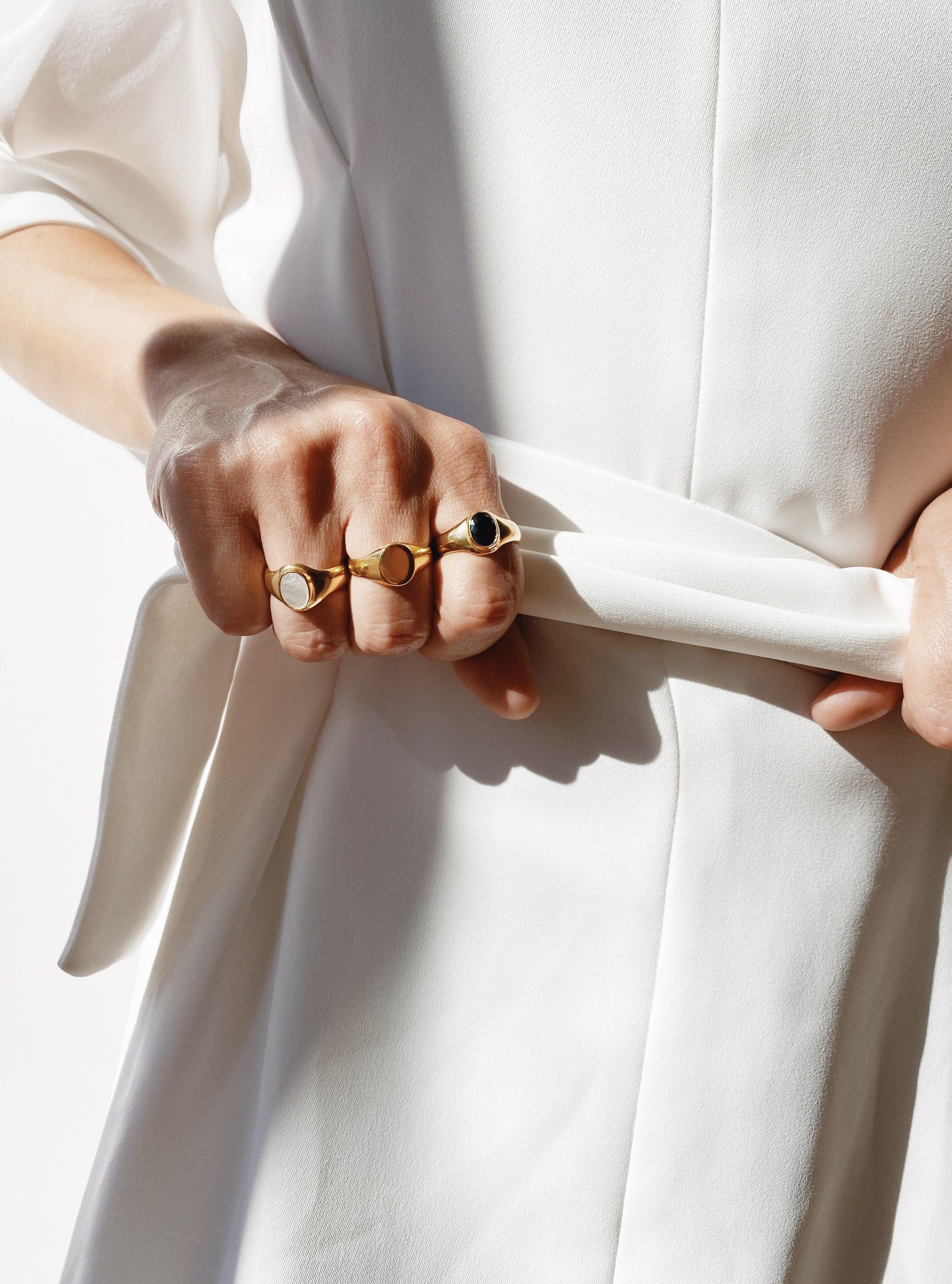 Mel Large Signet Ring - Image 6